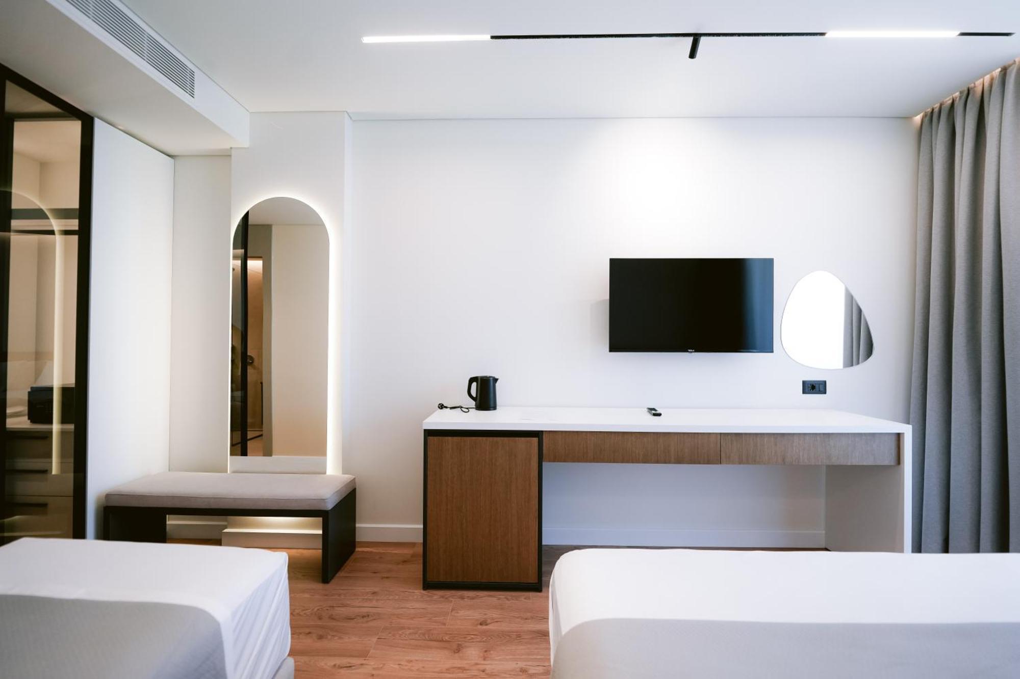 Euro Hotel Ксаміл Екстер'єр фото