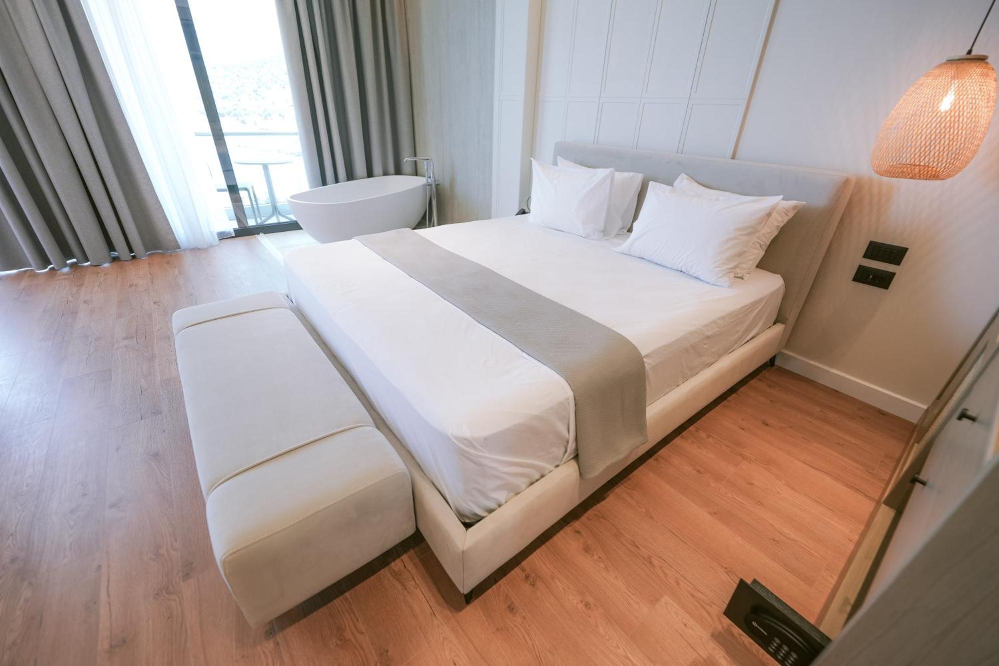 Euro Hotel Ксаміл Екстер'єр фото