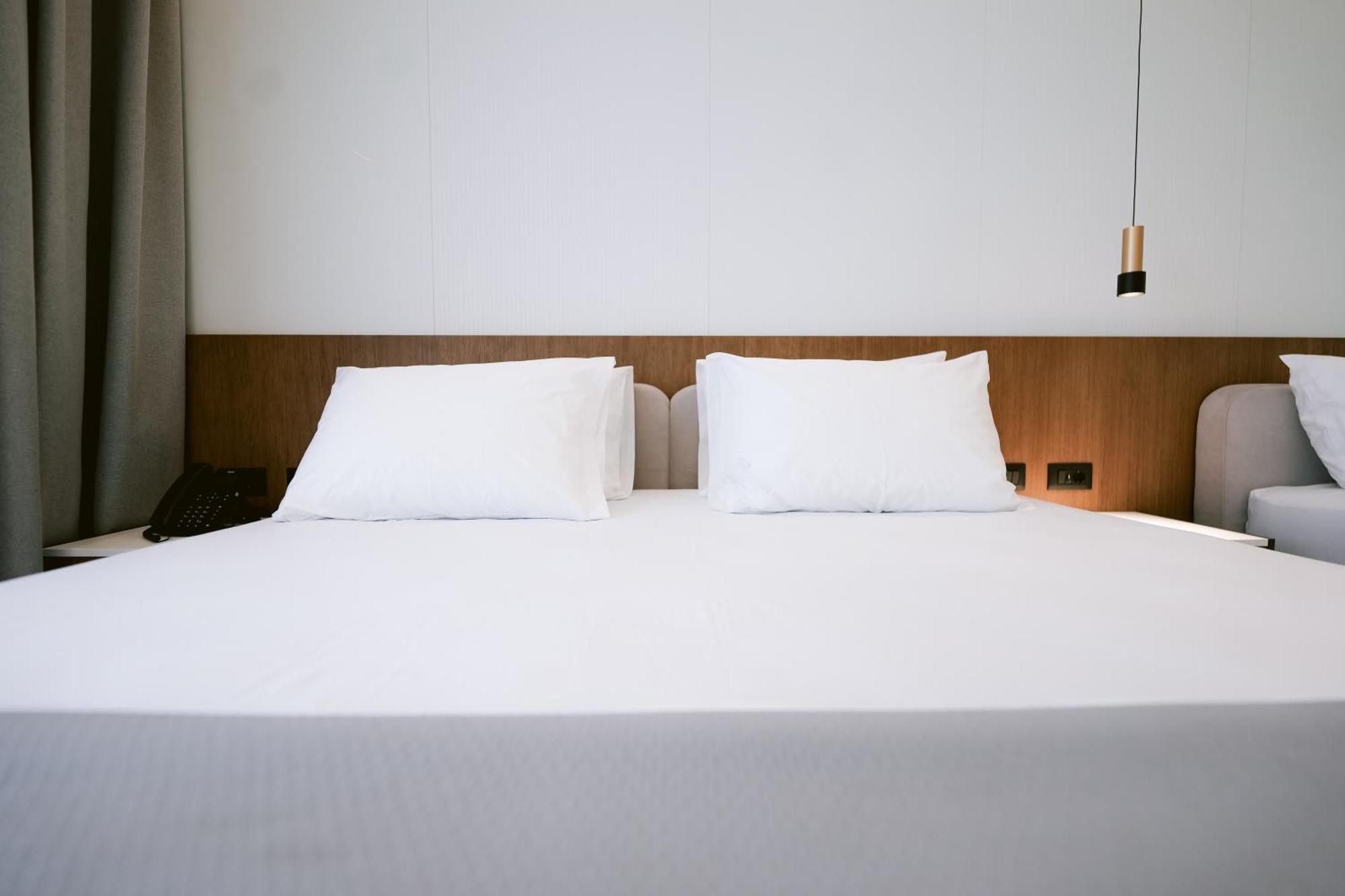Euro Hotel Ксаміл Екстер'єр фото