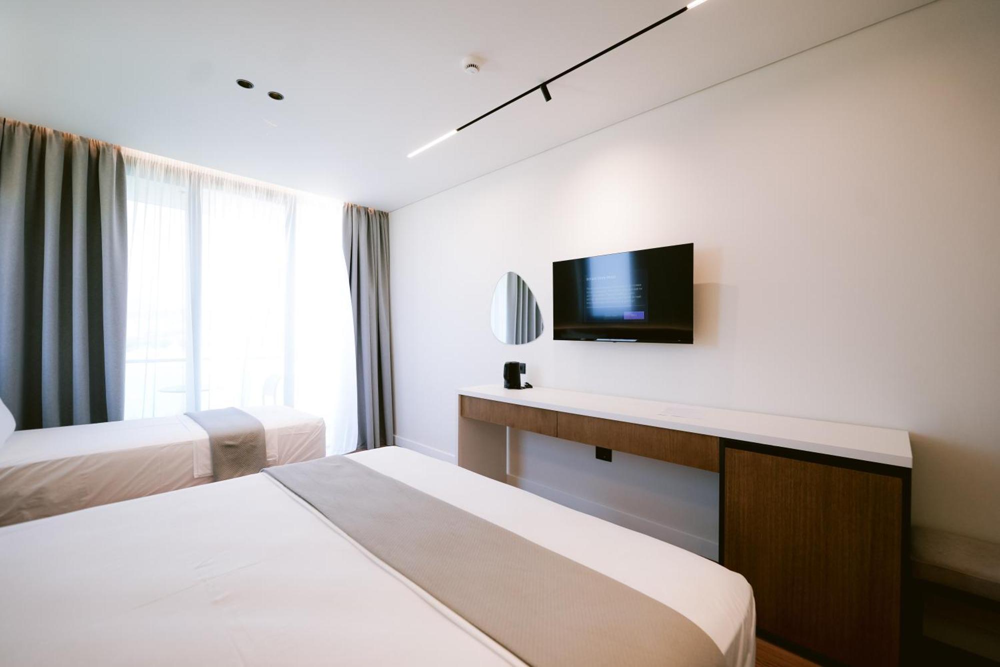 Euro Hotel Ксаміл Екстер'єр фото