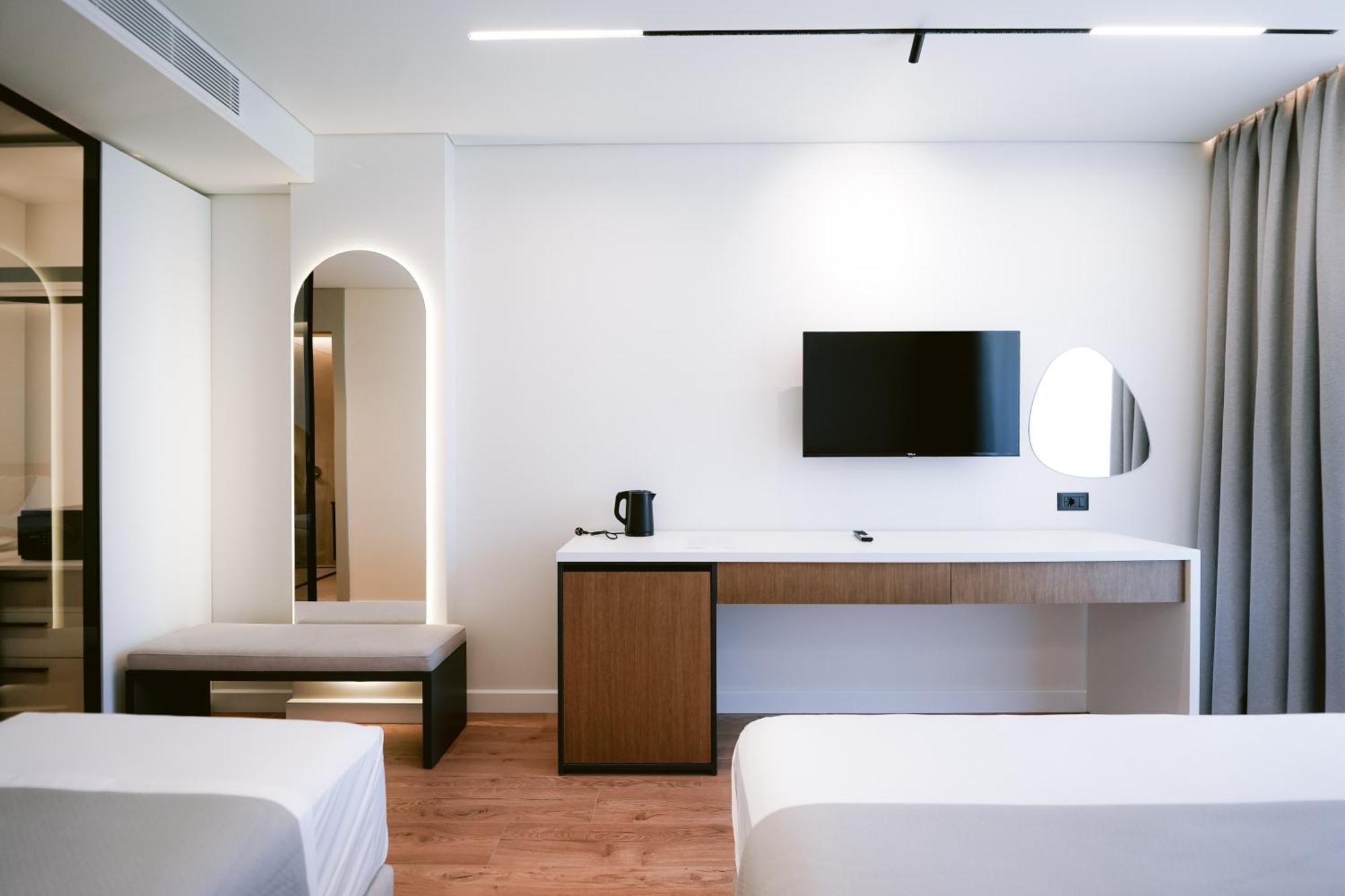 Euro Hotel Ксаміл Екстер'єр фото