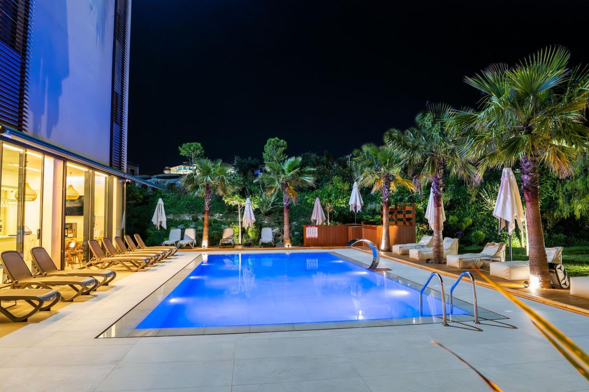 Euro Hotel Ксаміл Екстер'єр фото
