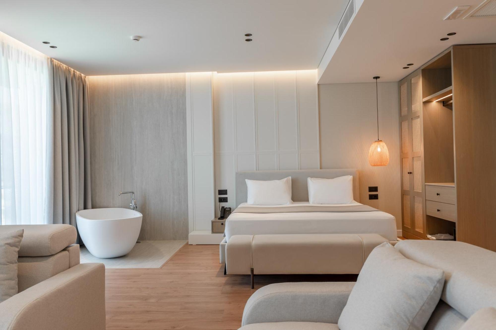 Euro Hotel Ксаміл Екстер'єр фото