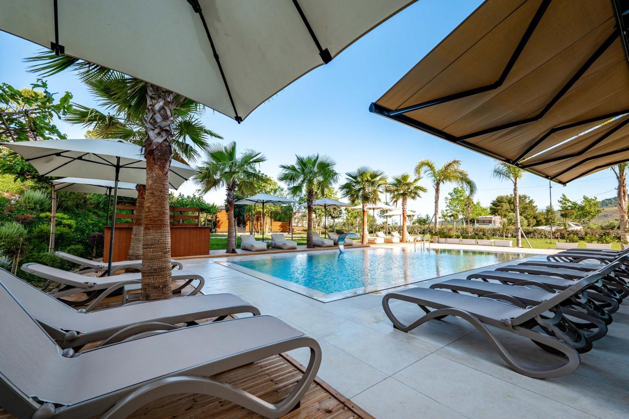 Euro Hotel Ксаміл Екстер'єр фото